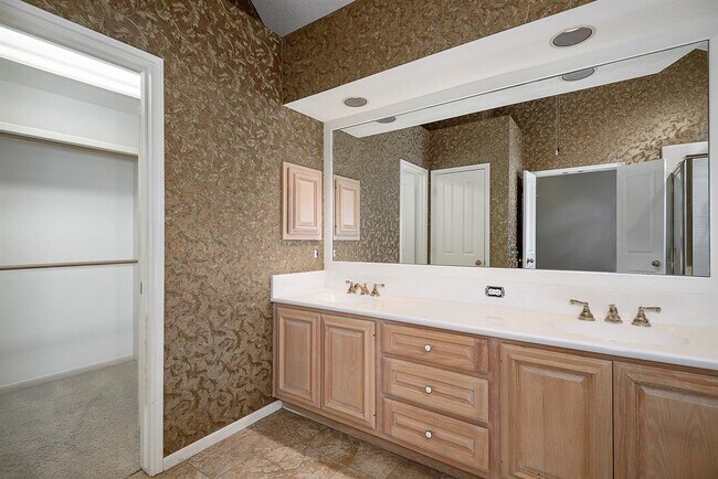 Building Photo - 51 N Cochrans Green Cir
