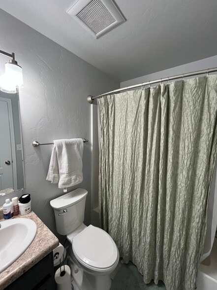 Building Photo - 658 1/2 Tammera Ln