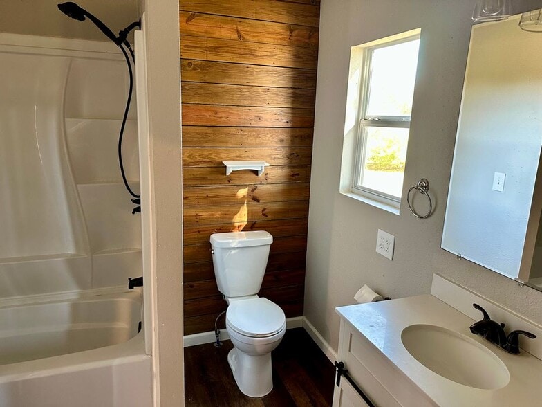 Building Photo - 1441 Gatlin Creek Rd