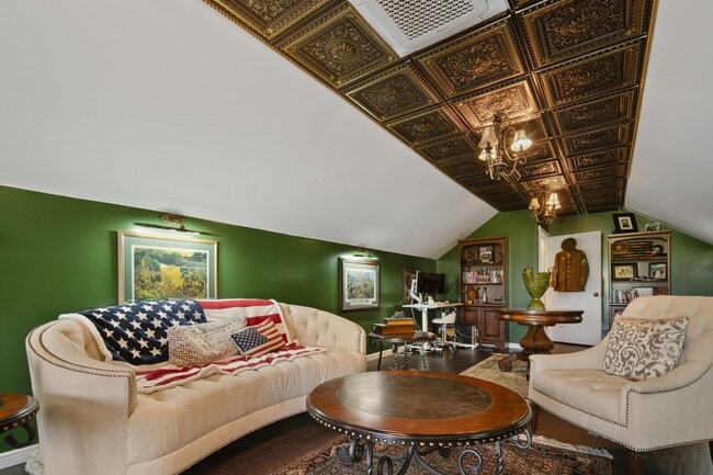 Building Photo - 4039 St James Loop