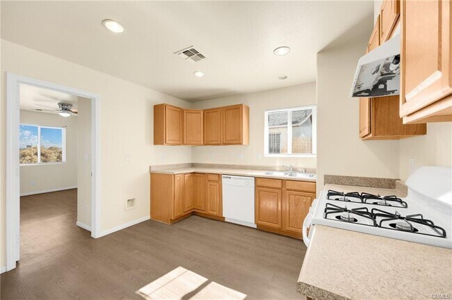 Building Photo - 6673 Split Rock Ave