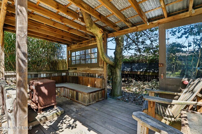 Building Photo - 15 Woolley Ave