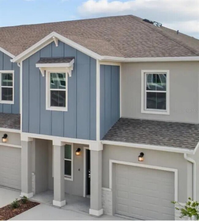 Building Photo - 3185 Laurent Lp