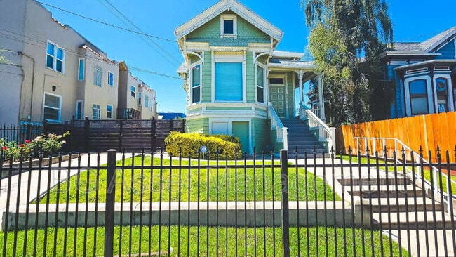 Primary Photo - 1905 Filbert St