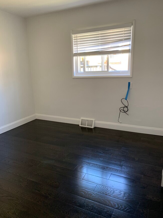 2nd bedroom - 143 Juniper Rd