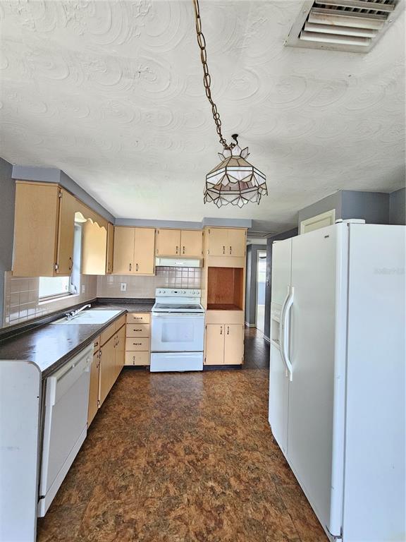 Building Photo - 1702 Aqua Ln