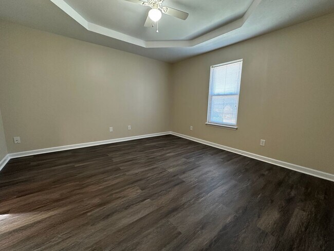 Building Photo - Woodlake - Richmond