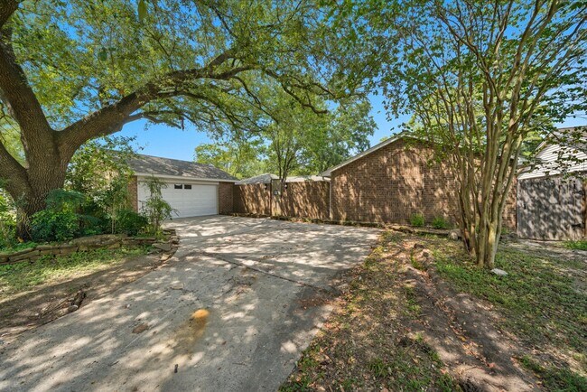 Building Photo - 12414 Aste Ln