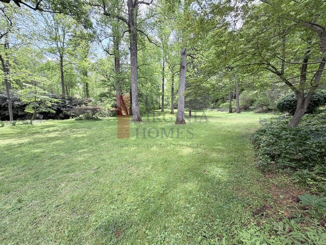 Building Photo - Furnished 4Bedroom/3.5 Bath Home in Ivy