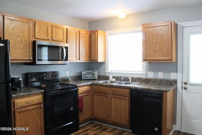 Building Photo - 801 Springwood Dr