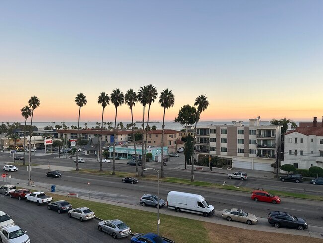 Primary Photo - 3707 E Livingston Dr