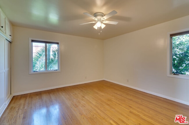 Building Photo - 214 Bellino Dr