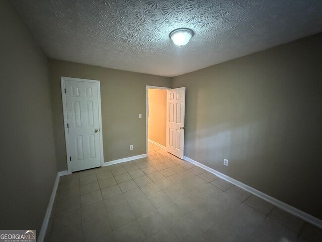 Building Photo - 960 Windwood Ct