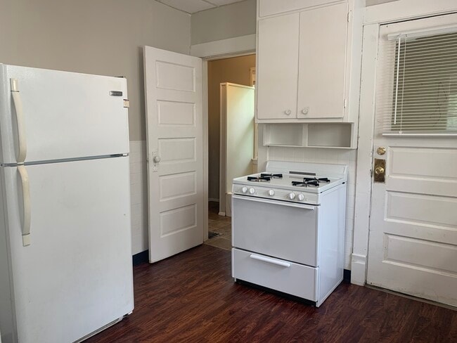 Building Photo - 615 W McClure Ave