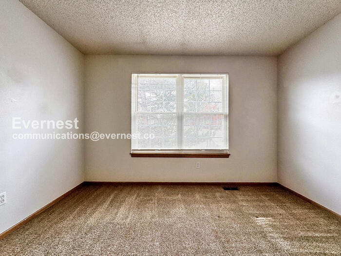 Building Photo - 7507 S Steele St