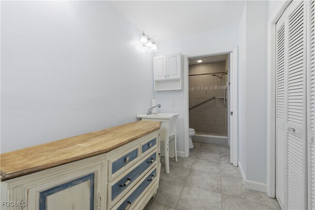 Building Photo - 5829 Wild Fig Ln