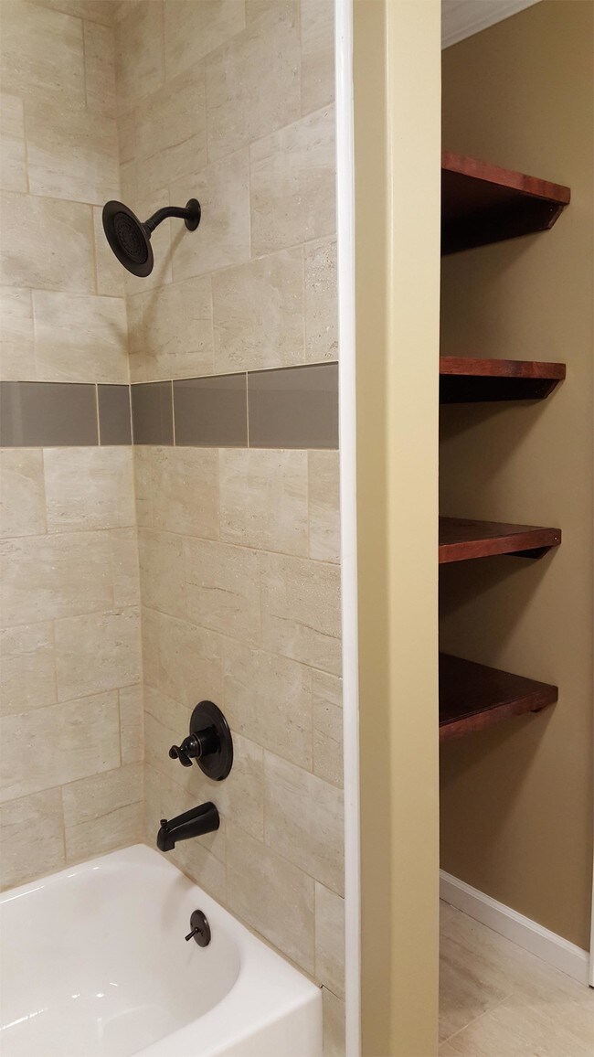 Building Photo - 3108 Aster St