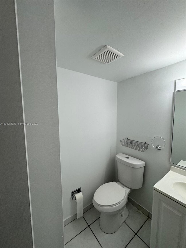 Building Photo - 9155 Fontainebleau Blvd