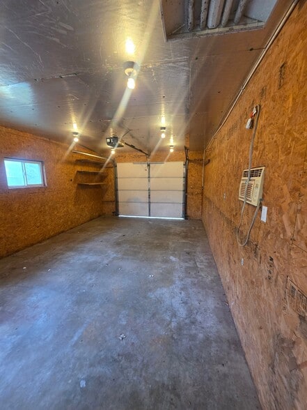 Building Photo - 809 Don Ryan St
