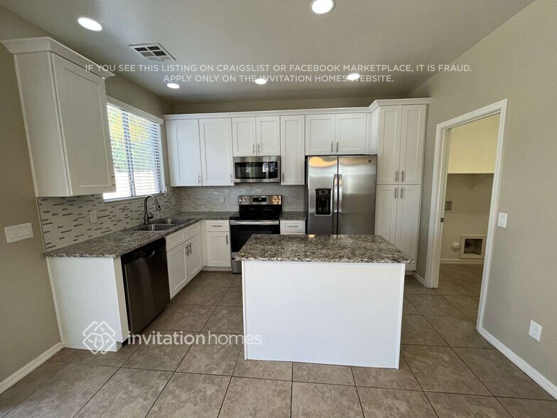 Building Photo - 17412 W Langer Ln