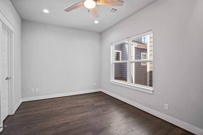 Building Photo - 3306 Cline St
