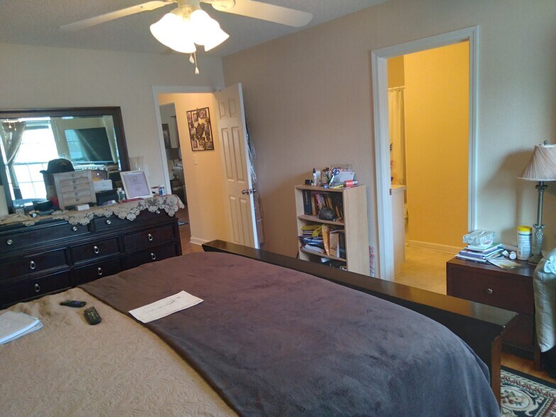 Main Bedroom - 109 Smith St