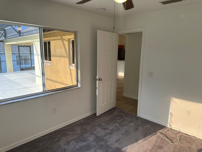 Building Photo - 838 Hillcrest Dr