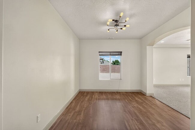 Building Photo - 2665 E 3630 S