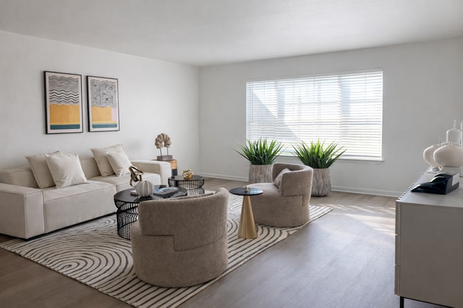 Building Photo - The Landings at Tiger Lily