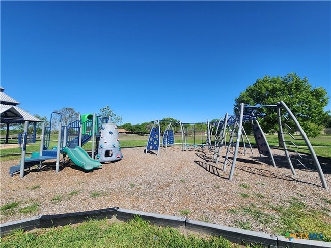 Building Photo - 1662 Lantana Cir