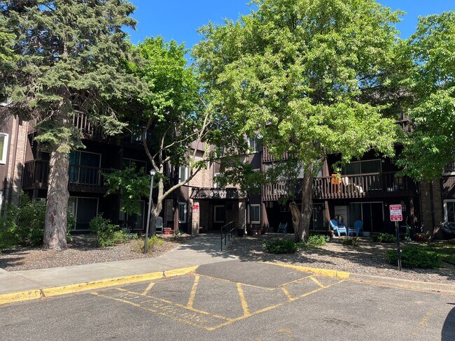 Primary Photo - Maintenance-Free Living By The Beach