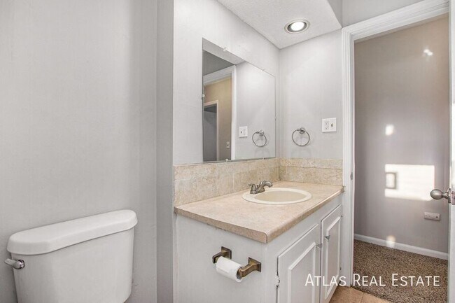 Building Photo - 8036 Reinhardt Ln