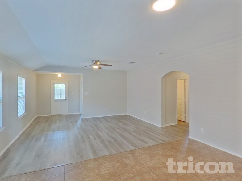 Building Photo - 1062 Churchill Dr
