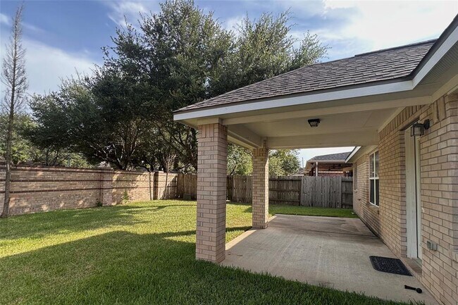 Building Photo - 24535 Sawgrass Meadow Ln