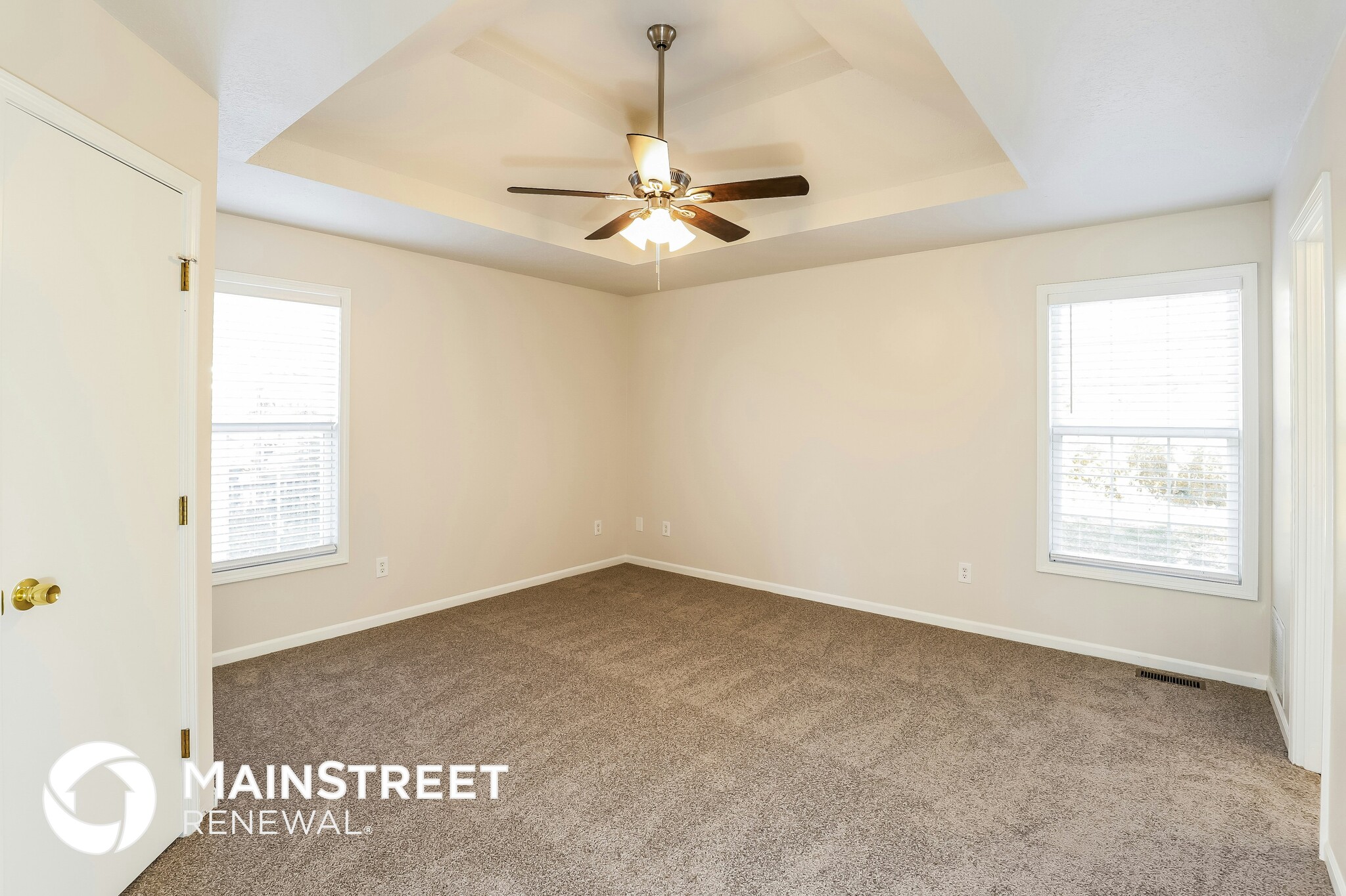 Building Photo - 10926 Rowland Ave