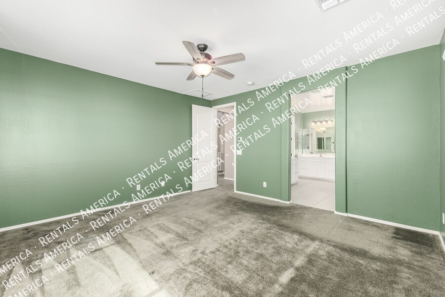Building Photo - 13695 N 145th Dr