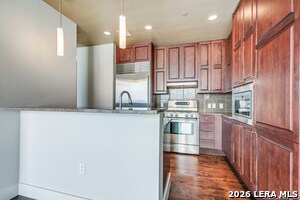 Building Photo - 610 E Market St