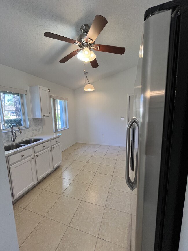 Building Photo - 3607 Cresta Ct