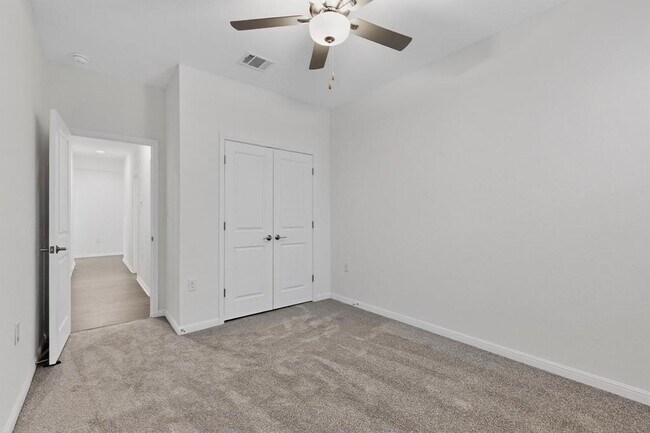 Building Photo - 1204 Purple Martin Dr