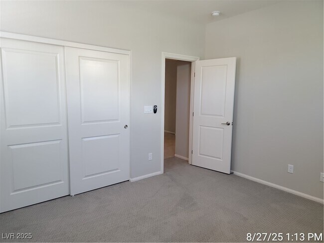Building Photo - 905 Claystone Ridge Ave