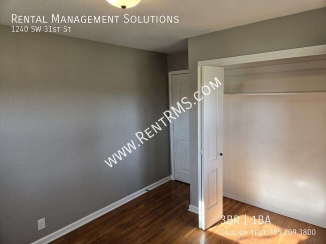 Building Photo - 1240 SW 31st St