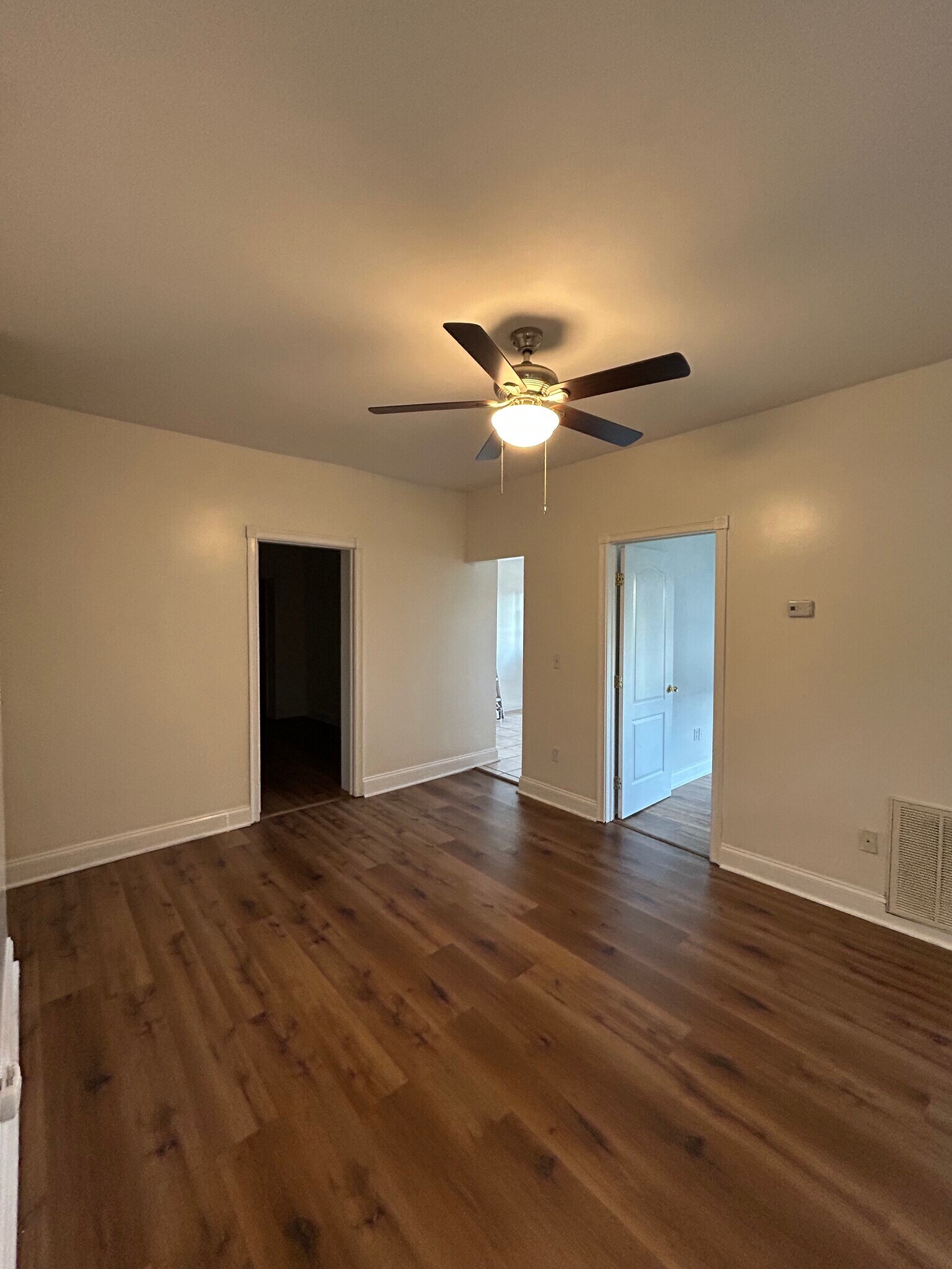 Building Photo - 1202 W Elm St