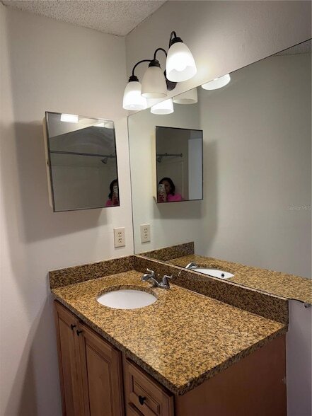 Building Photo - 2516 Grassy Point Dr