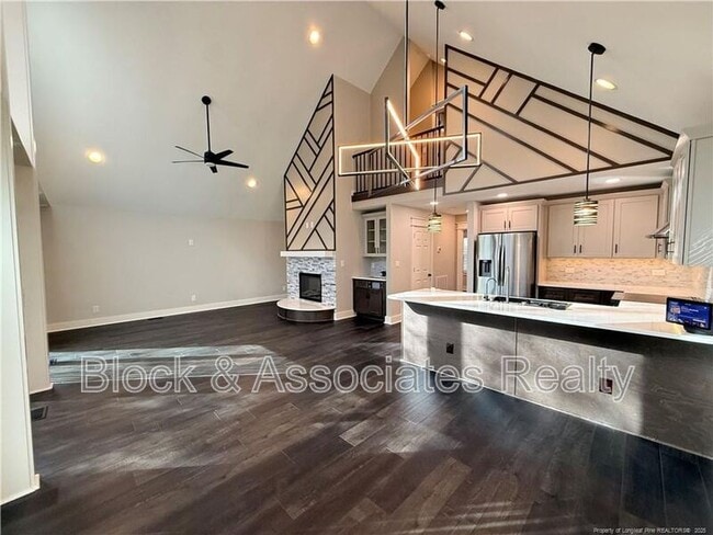 Building Photo - 1610 N Stonegate Dr