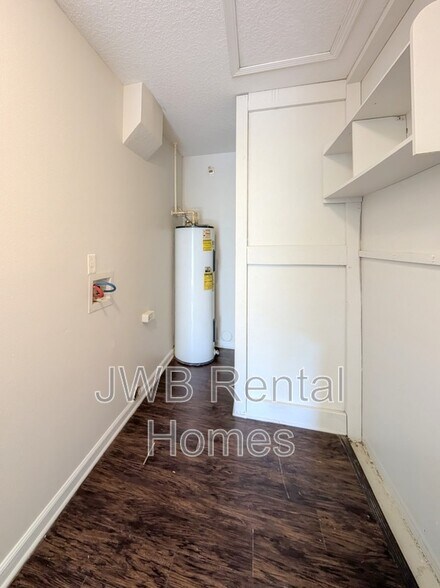 Building Photo - 7730 Eaton Ave