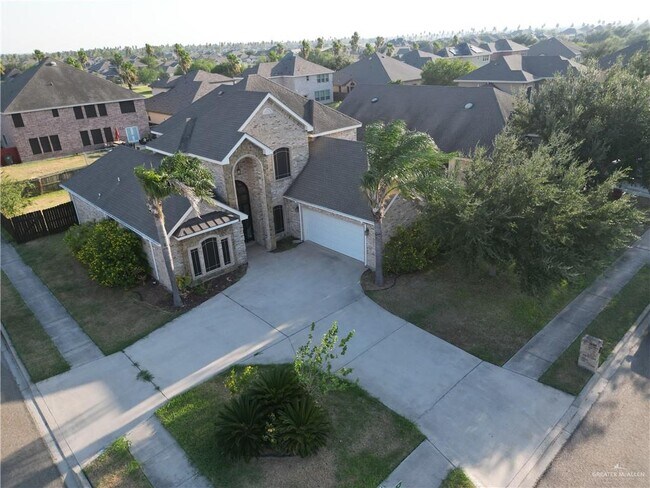 Building Photo - 3701 Blue Jay Dr
