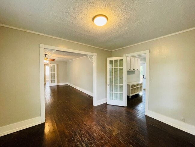 Building Photo - 3BR/1BA Home
