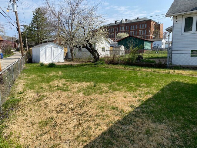 Building Photo - Renovated home in Southwest Gardens