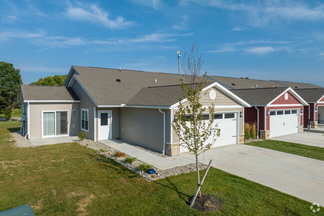 Building Photo - Redwood Fairborn