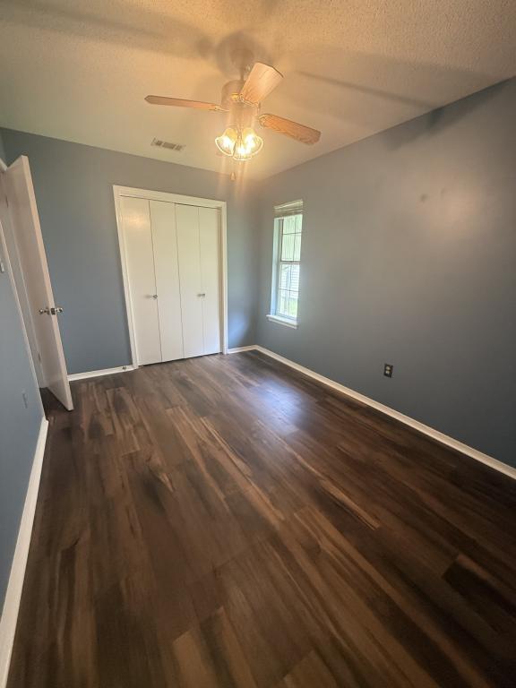 Building Photo - 1745 James Buchanan Dr